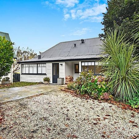 Blackwood Tree Cottage - Heritage Listed Property - Evandale! Exterior photo